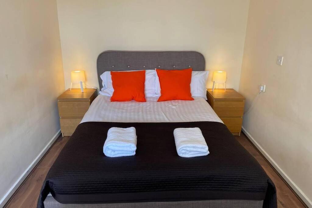 Apartamento Conveniently Situated 1Bed Apt In Stretford Mánchester Exterior foto